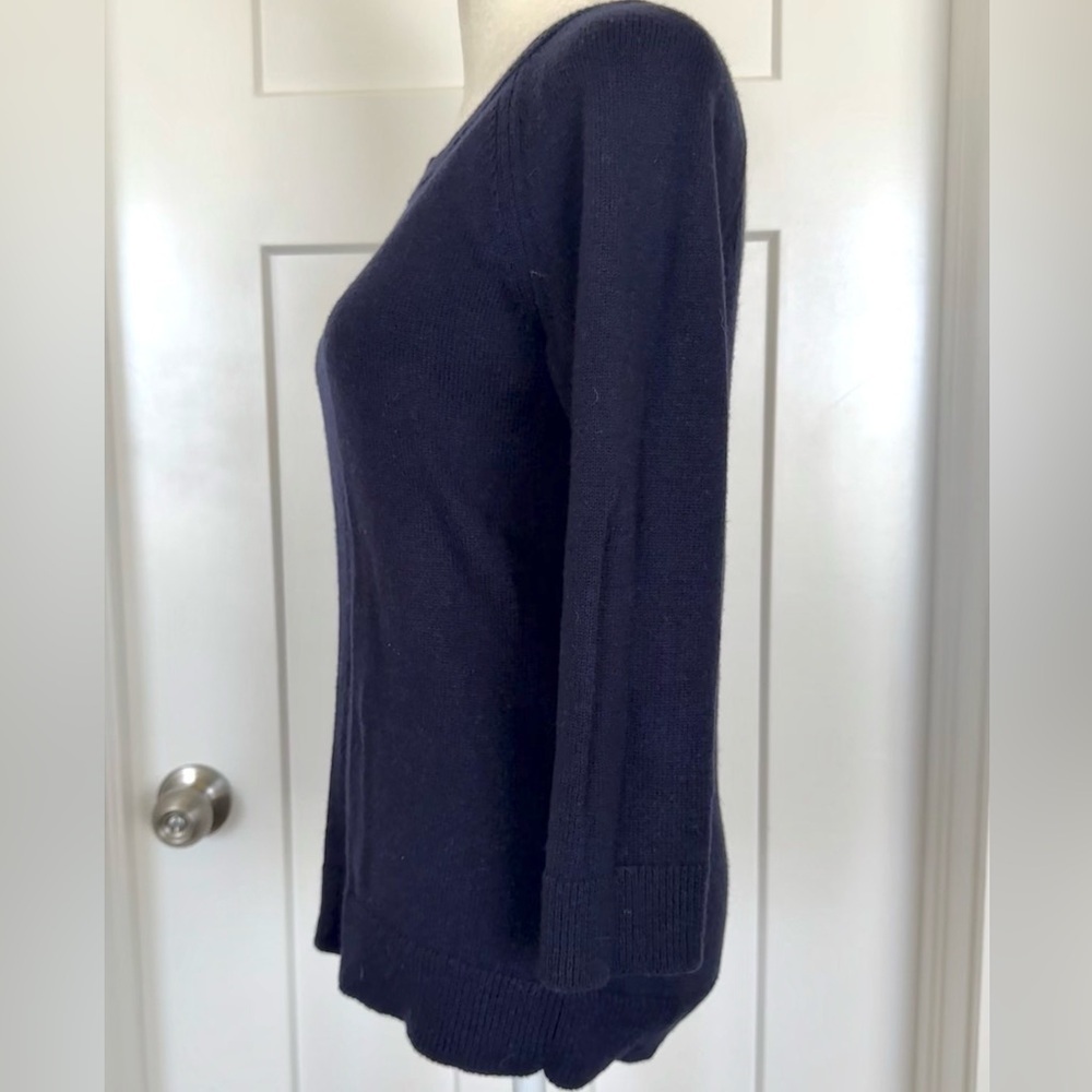 GAP Navy Blue Crewneck Sweater – XS - Picture 2 of 5